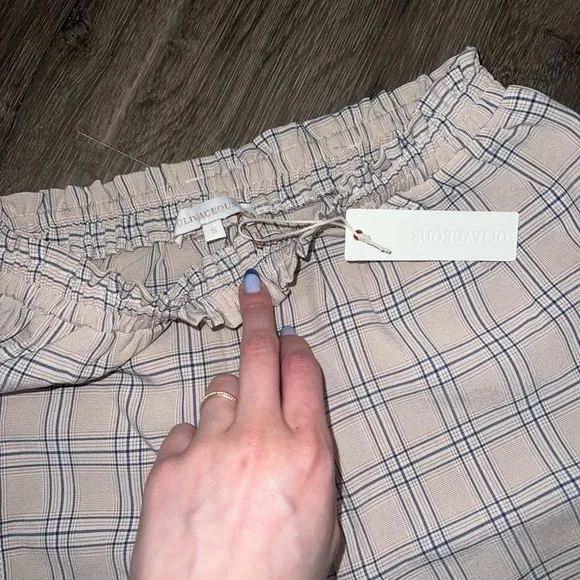 olivaceous NWT pull on shorts - Picture 4 of 5